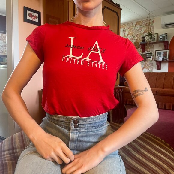 90s style LA red cropped baby tee! - Picture 2 of 15